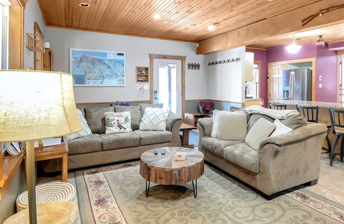 Mount Holly House | Mt. Holly Haven Hot Tub + Games Near Okemo