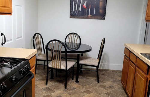 Lansing Apartment | Mthly Stay Discounts & Pet Friendly Downtown Lansing Sparrow Hospital