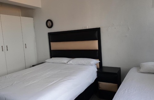 South Beach Hostel | Mthonjeni Self Catering Gillespie Street