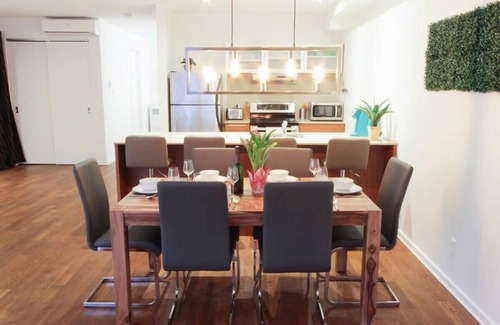Plateau Mont Royal Apartment | MTLVR #01 | Family focused/Fully equipped for 6