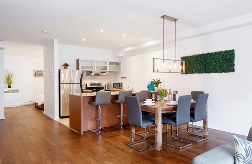 Plateau Mont Royal Apartment | MTLVR #01 | Family focused/Fully equipped for 6