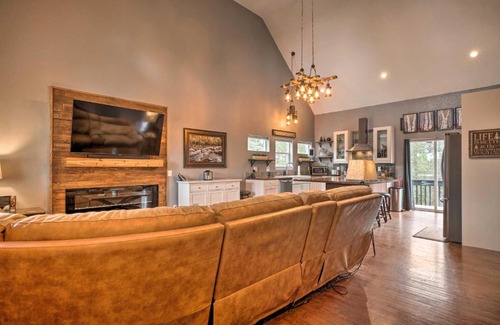 Divide House | Mtn-View Home on 3 Acres with Arcade and Hot Tub!