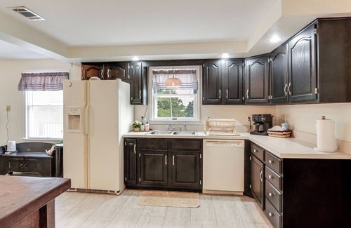 Fishertown House | Mtn-View Pleasantville Home on 100 Acres!