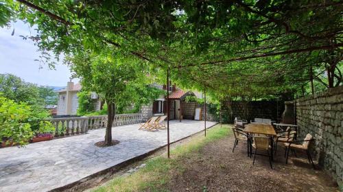 Orahovac House | Muki's House- just 50m from the beach