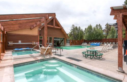 Peak 9 House | Multi-level Cedars 2 Townhome