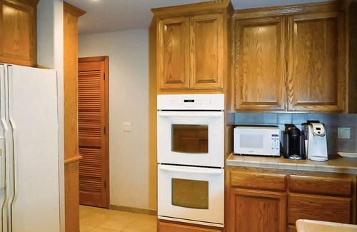 Peninsula Village House | Multi-Space Lakehouse