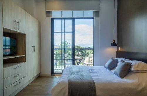 Cumbaya Apartment | Mumbai Modern Studio