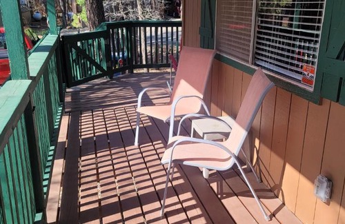 Munds Park House | Munds Park Cabin sleeps 6 in tall cool pines central heat and ac , Great hiking trails near by