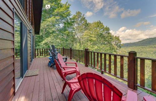 Upper Peachtree House | Murphy Cabin with Deck and Sweeping Mountain Views!