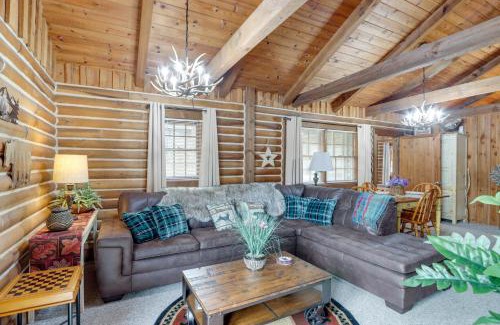 Unaka House | Murphy Cabin with Views Less Than 1 Mi to Hiwassee Lake!