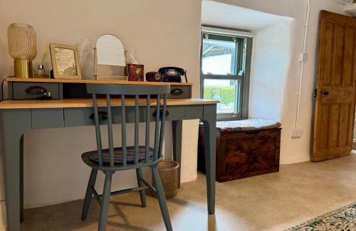 Annesgrove House | Murphys Thatched Cottage