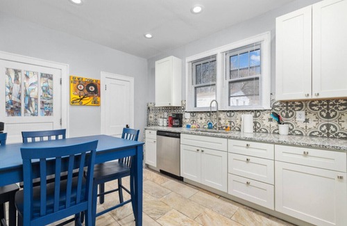 St. Charles House | Music House · Music House on Main Street at The Wine Garden