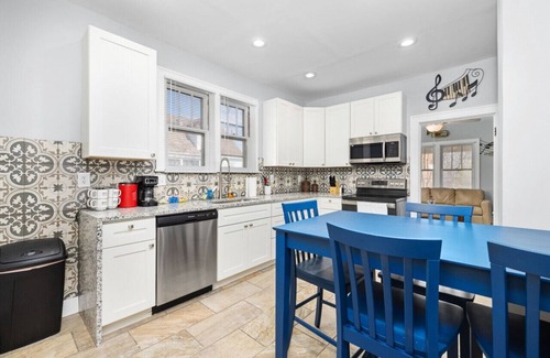 St. Charles House | Music House · Music House on Main Street at The Wine Garden