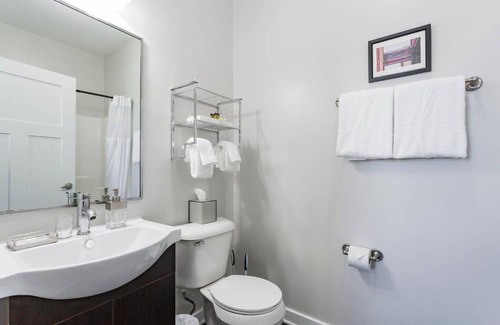 Music Row Apartment | Music Row's 2 Bed, 2 Bath Apartment