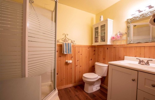 Georgian Bay Cottage | Muskoka Lakes Waterfront private family get-away cottage , 3 bedrooms