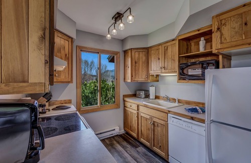 Clark Cabin | Mustang - Escape to the wilderness