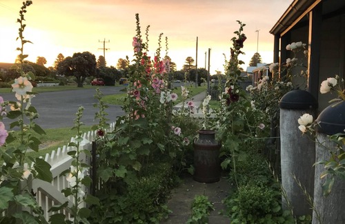 Port Fairy Cottage | Mutton Bird Cottage, perfect central location