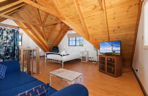 Malua Bay House | Muwarra Cottage Malua Bay