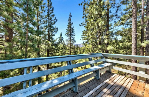 Tahoe Paradise House | MV52 Lake Tahoe large cabin with fast wifi, kayaks, bikes