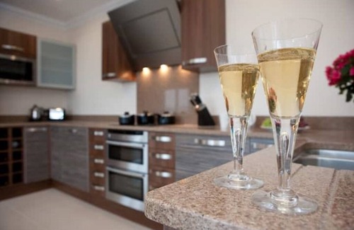 Paignton Apartment | Mydevonholidays | Penthouse Apartment - nAmazing Sea Views, Hot tub and Pool!