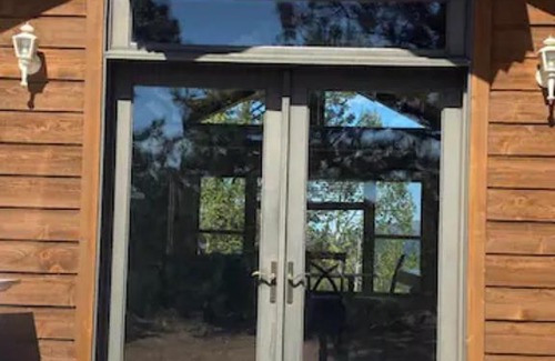 Florissant House | Mydnyt Mountain - The Retreat