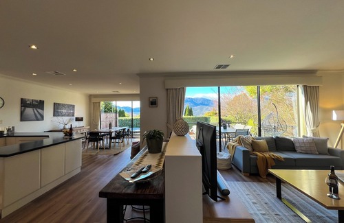 Tawonga South House | Myee House at Myee Retreat