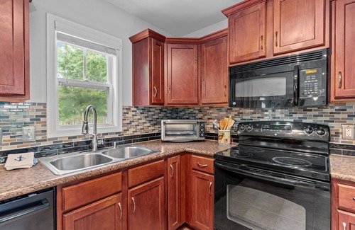Myrtle Grove House | Myrtle Grove Cove - We Love Dogs - Spacious