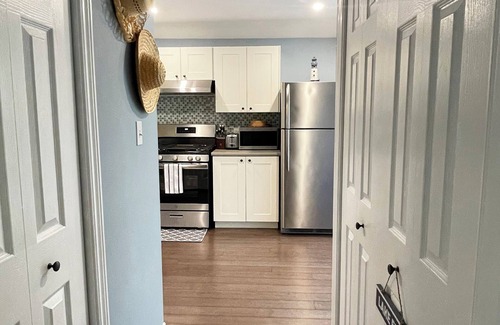 Crystal Beach Cottage | Myrtle's Paradise: 2BD 1BA Cozy Cottage Minutes to Crystal Beach