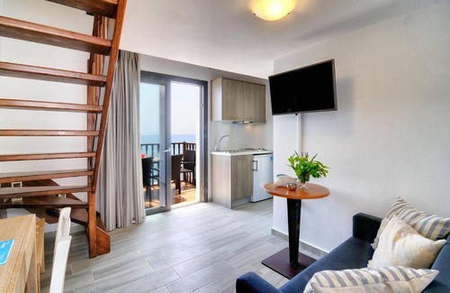 Myrtos Apartment | Myrtos Mare Sea Front Suite