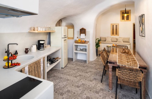 Messaria Villa | Mystagoge Retreat cave with an indoor pool and gymn