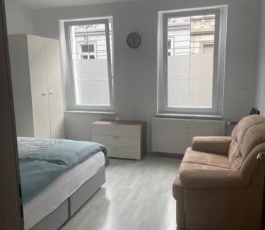 Solingen Apartment | Nähe SG-Ohligs BHF FeWo