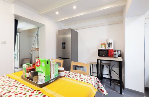 Niolon House | n2 803/5 000n'Renovated Gîte Calanques La Vesse' with mountain view, Wi-Fi and air conditioning