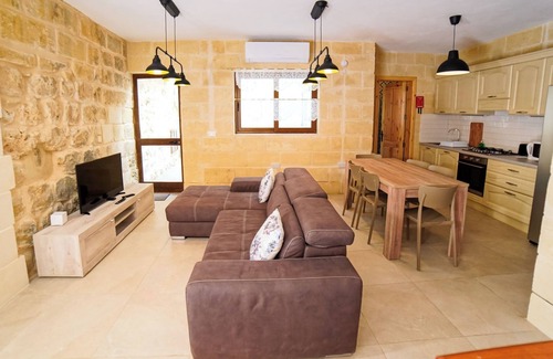 Nadur Apartment | Naduri Holiday Home
