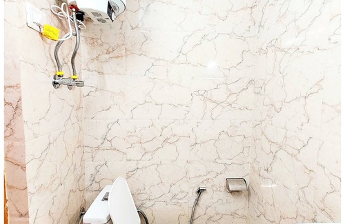 Mallital Hotel | Nainital Hotel R C Near mall Road