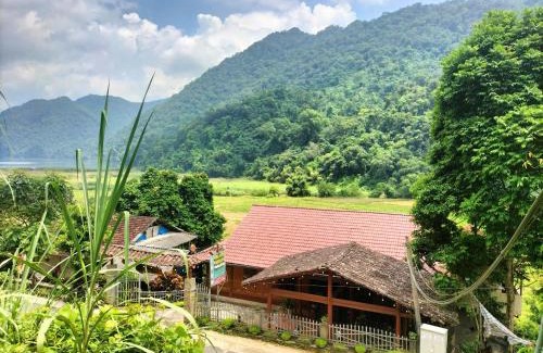 Nam Mau House | Nam Pé Tày Homestay - View hồ Ba Bể