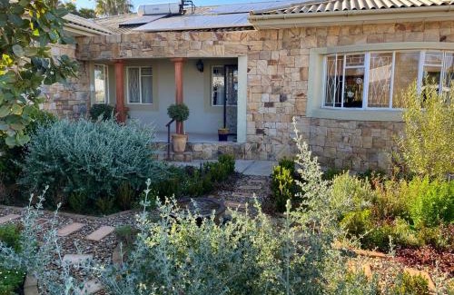 Vredendal House | Nama-Nama Guestrooms