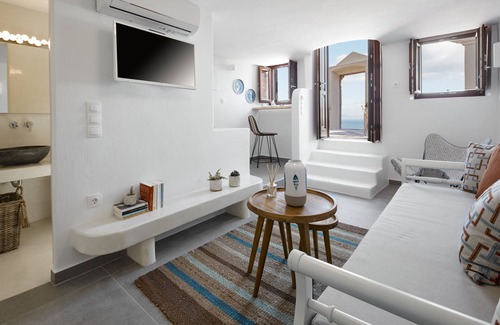 Exo Gonia House | Nano Suites