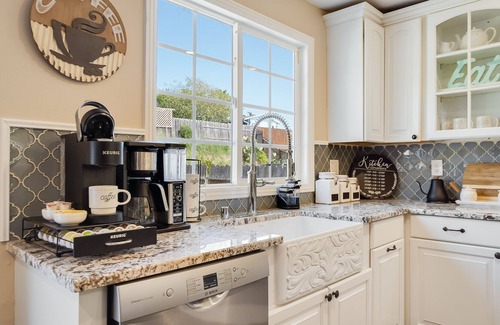 American Canyon House | Napa Valley Gem๐๐40 min to SF๐ถ KING BED & big yard!