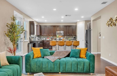 Fairfield House | Napa Wine Country Hot Tub/Arcade/Pool Table Fun 5B