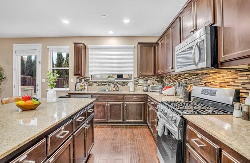 Fairfield House | Napa Wine Country Hot Tub/Arcade/Pool Table Fun 5B