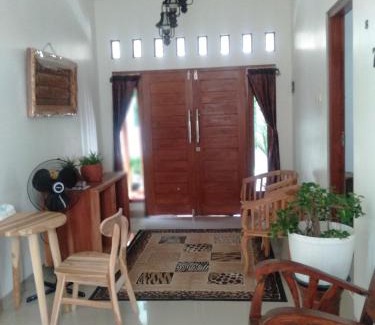 Bangunjiwo House | Narastay