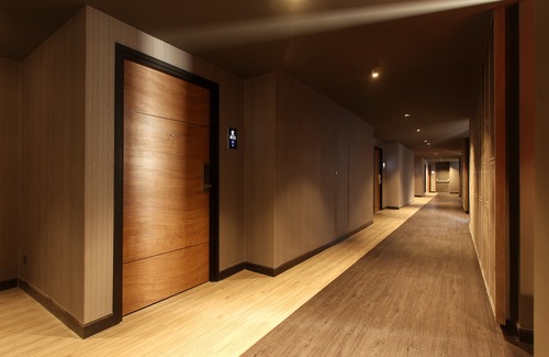 Si Phraya Hotel | @Nares Hotel