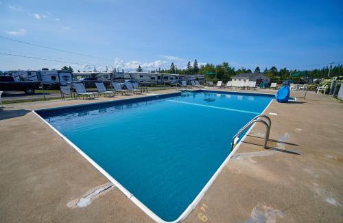 Trenton Resort | Narrows Too Camping Resort Cottage 11