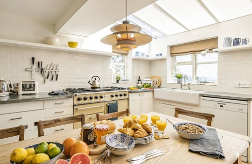 Axminster Cottage | Nash Cottage - sleeps 8 guests in 4 bedrooms