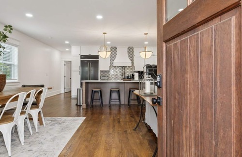 Salemtown House | Nash Urban Oasis w/Rooftop & Modern Amenities!