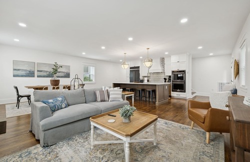 Salemtown House | Nash Urban Oasis w/Rooftop & Modern Amenities!