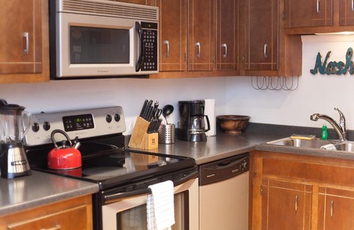 Music Row Apartment | Nashville Apt on Music Row Sleeps 6 Great Location!