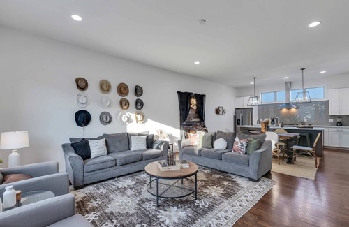 Hadley - Washington House | * Nashville Bachelorette Paradise * Downtown View