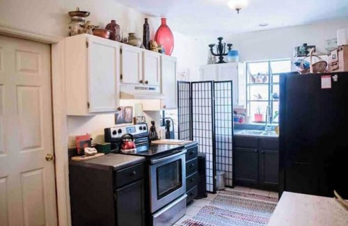 Donelson House | Nashville Cool Space - 2acres, comfy beds, fun!
