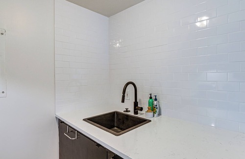 Sylvan Park Cottage | Nashville Cottage: 4 Mi to Dtwn!